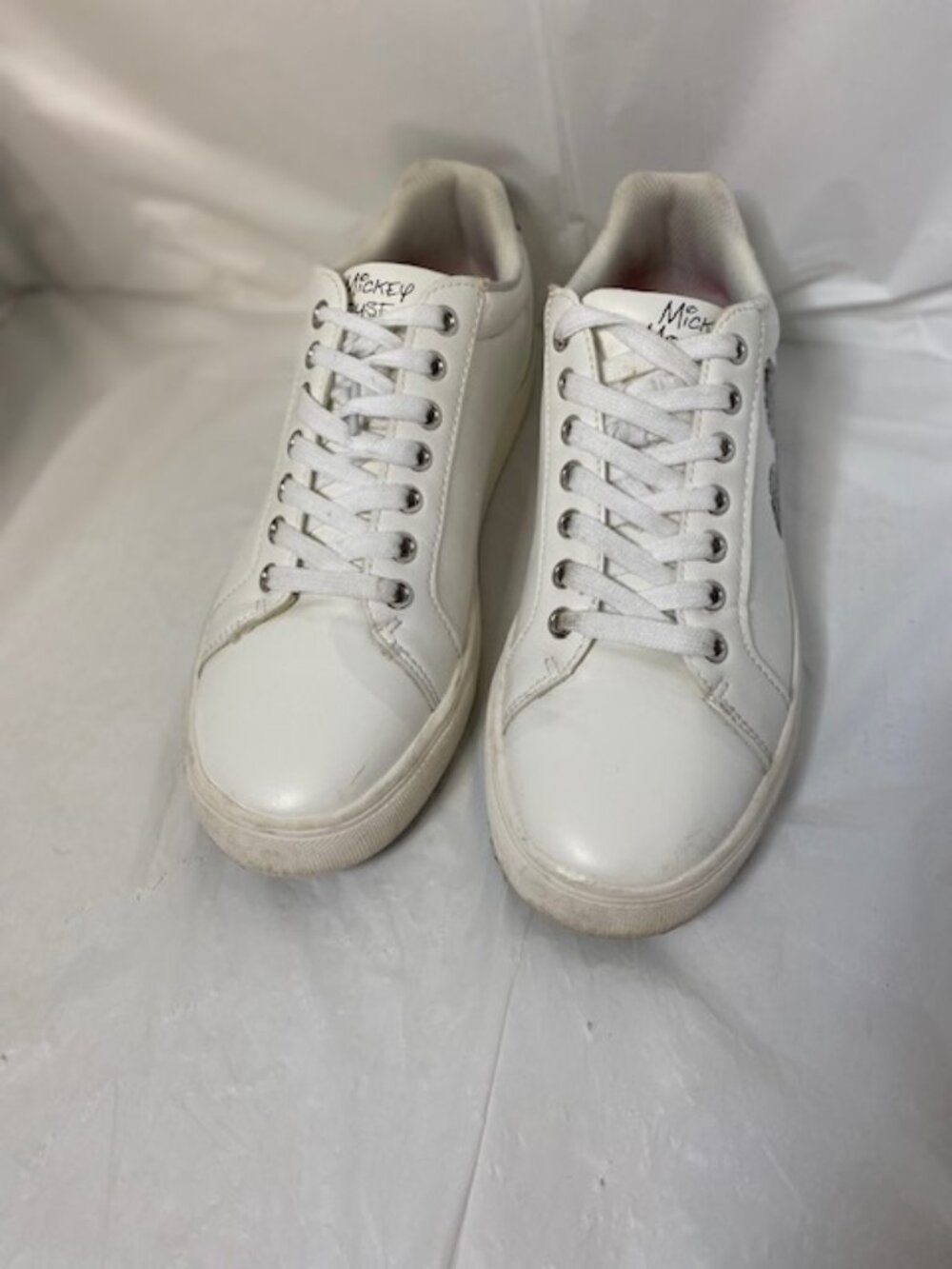 Disney Mickey Mouse Head Character Court Sneakers women’s size 9